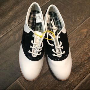 NWOT Predictions Oxford Saddle Shoes